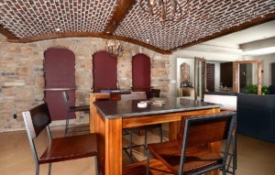 italian-wine-cellar-07